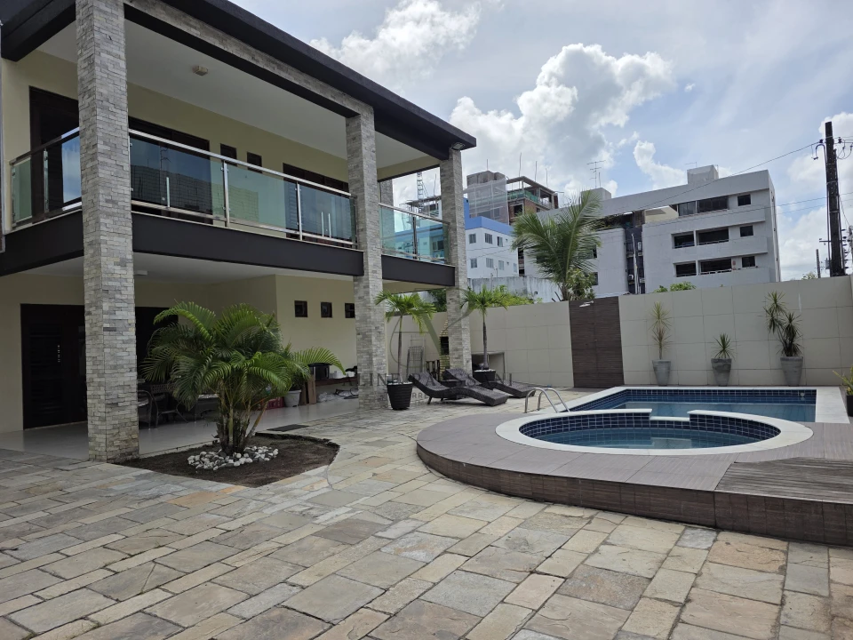 Imagens do imóveis CASA DUPLEX,  SOLTA À VENDA, 321M², 4 SUÍTES, PISCINA, 2 VAGAS, INTERMARES