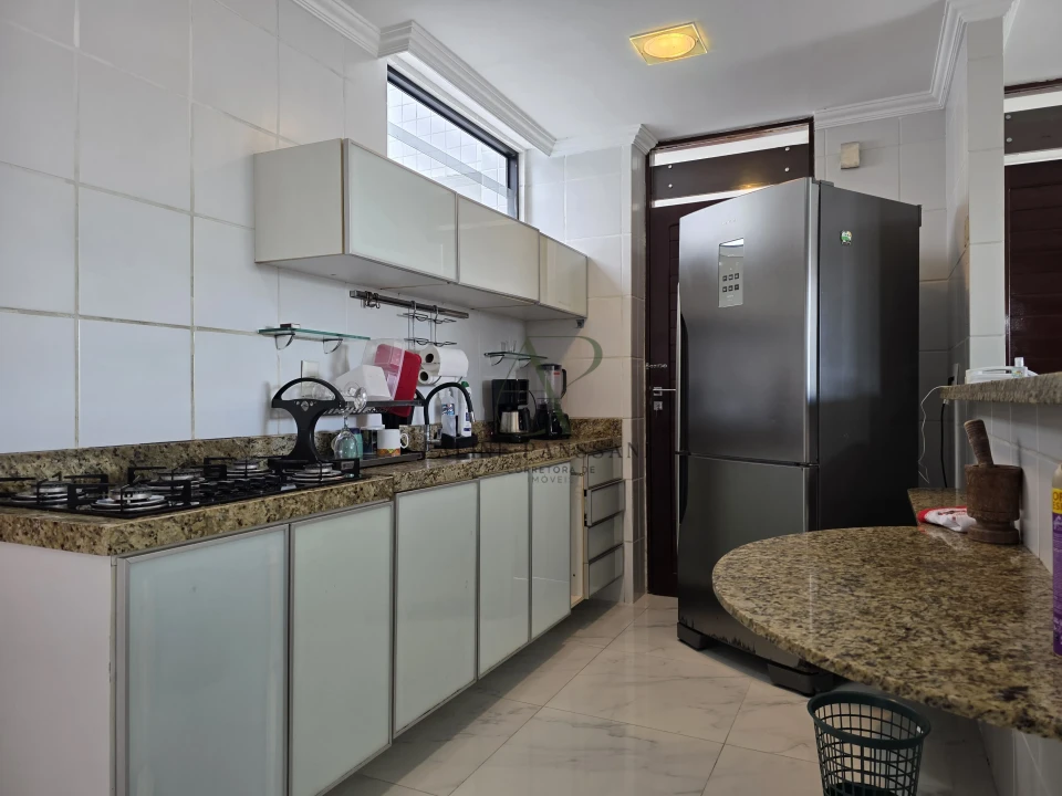 Imagens do imóveis VENDE-SE APARTAMENTO A 40M DO MAR, 3 QUARTOS, 1 SUÍTE, 100M², VARANDA, 2 VAGAS, 2 ELEVADORES