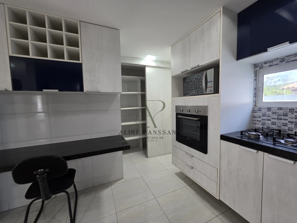 Imagens do imóveis CASA PARA LOCAÇÃO ANUAL, 03 SUÍTES, ESCRITÓRIO, SOLÁRIUM, PISCINA, INTERMARES