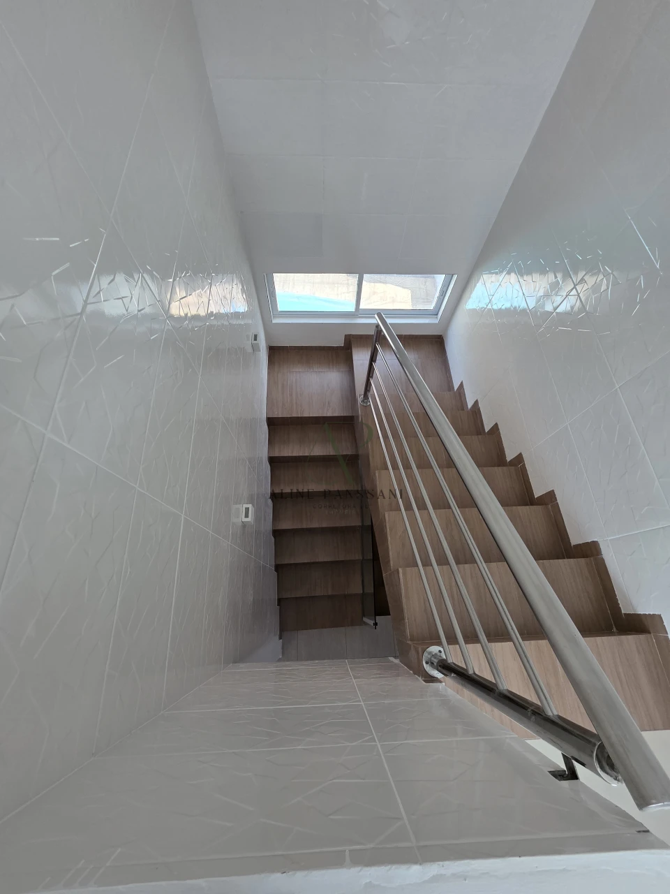 Imagens do imóveis CASA PARA LOCAÇÃO ANUAL, 03 SUÍTES, ESCRITÓRIO, SOLÁRIUM, PISCINA, INTERMARES