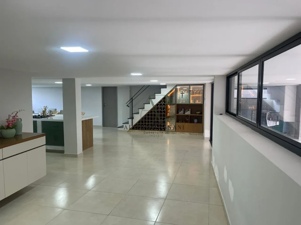 Imagens do imóveis CASA DE LUXO EM LUCENA, COM PISCINA, ADEGA, VARANDA, PLACAS SOLARES