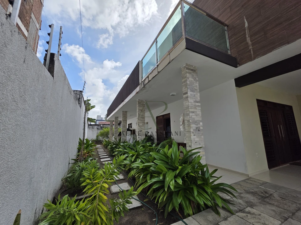 Imagens do imóveis CASA DUPLEX,  SOLTA À VENDA, 321M², 4 SUÍTES, PISCINA, 2 VAGAS, INTERMARES