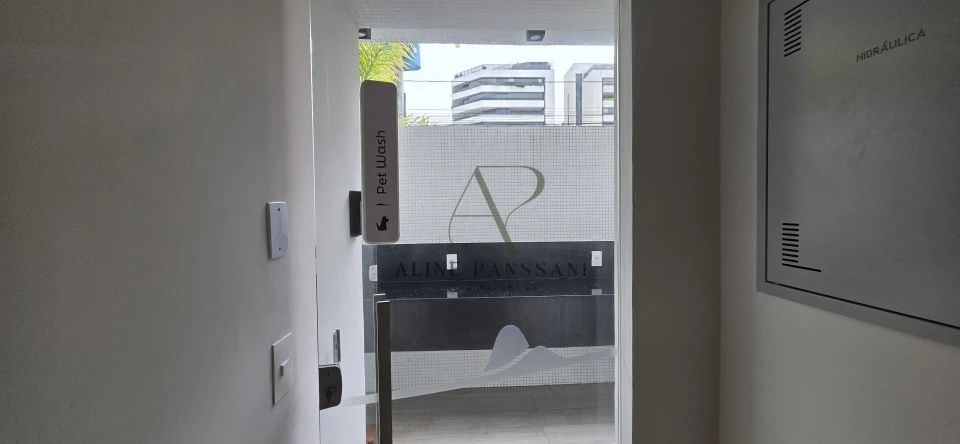 Imagens do imóveis FLAT À BEIRA MAR À VENDA, 24m², 1 QUARTO, ÁREA DE LAZER COMPLETA, SUL, VAGA ROTATIVA, VISTA MAR DEFINITIVA