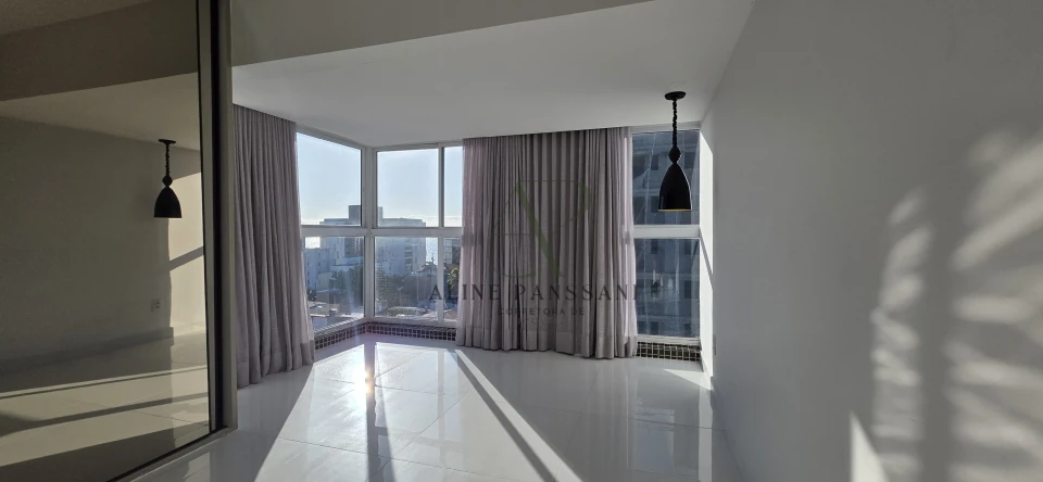 Imagens do imóveis COBERTURA DUPLEX COM VISTA MAR, 250m², 5 QUARTOS, SENDO 2 SUÍTES, PISCINA, NASCENTE, 1 VAGA, EM CAMBOINHA