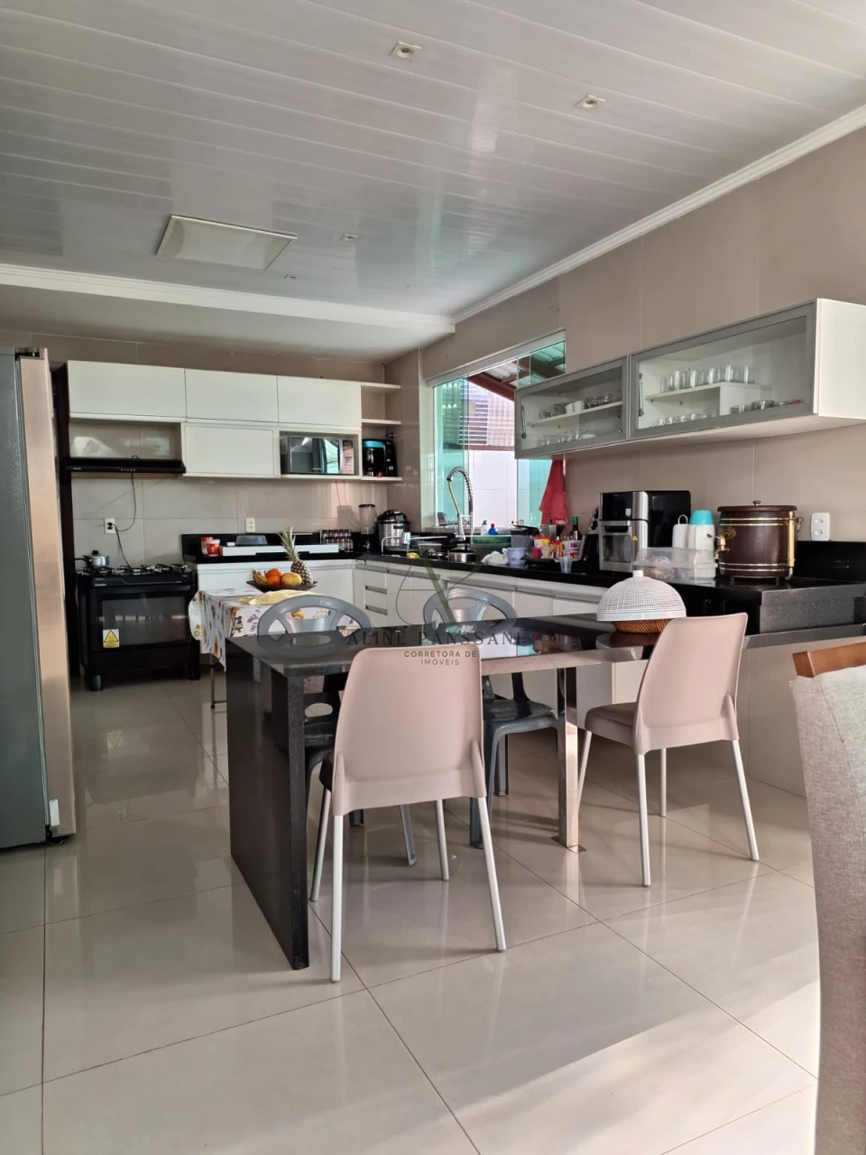 Imagens do imóveis CASA À VENDA, 287m², 4 QUARTOS, PISCINA, 6 VAGAS, INTERMARES