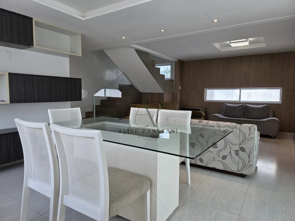 Imagens do imóveis CASA PARA LOCAÇÃO ANUAL, 03 SUÍTES, ESCRITÓRIO, SOLÁRIUM, PISCINA, INTERMARES