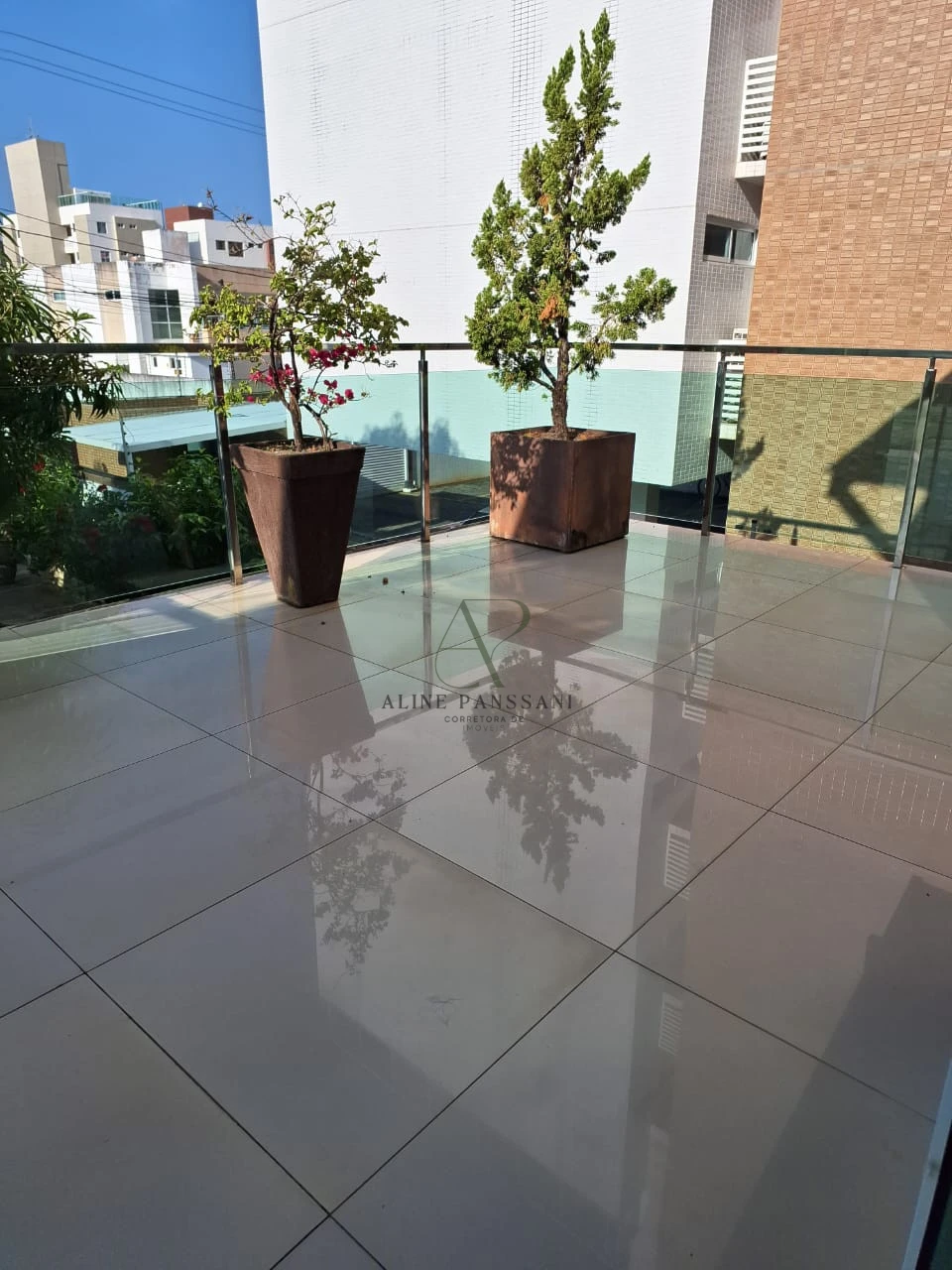 Imagens do imóveis CASA À VENDA, 287m², 4 QUARTOS, PISCINA, 6 VAGAS, INTERMARES