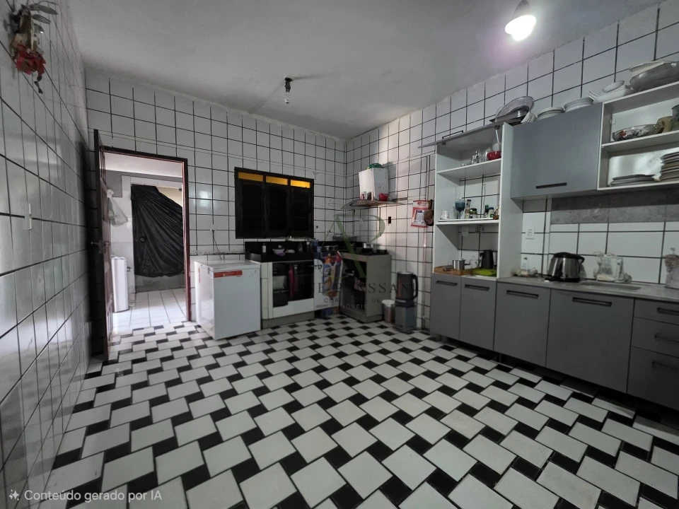 Imagens do imóveis VENDE-SE CASA OU TERRENO DE ESQUINA NO BESSA, 12X30 COM PISCINA
