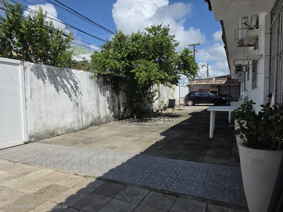 Imagens do imóveis VENDE-SE CASA OU TERRENO DE ESQUINA NO BESSA, 12X30 COM PISCINA