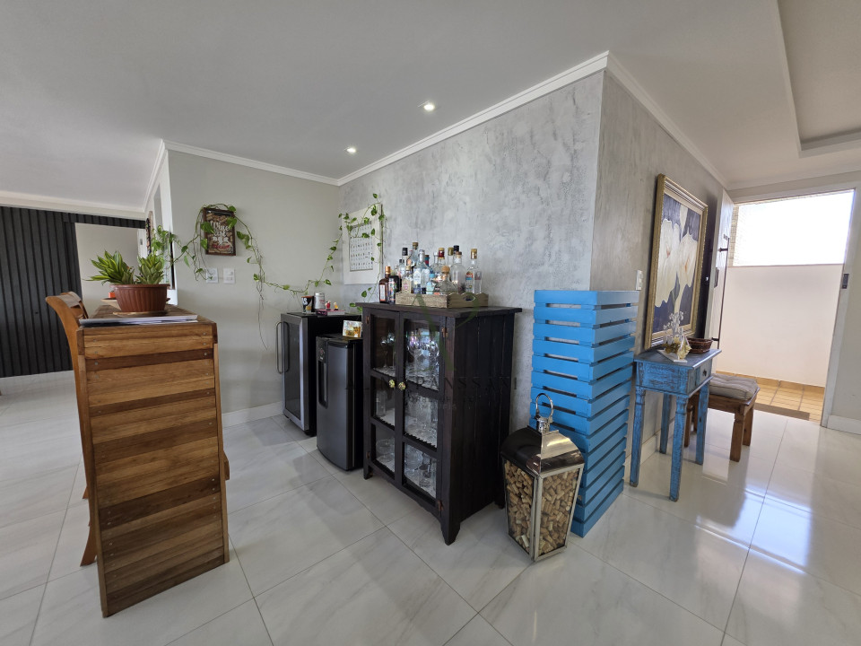 Imagens do imóveis COBERTURA DUPLEX COM VISTA MAR, 250m², 5 QUARTOS, SENDO 2 SUÍTES, PISCINA, NASCENTE, 1 VAGA, EM CAMBOINHA