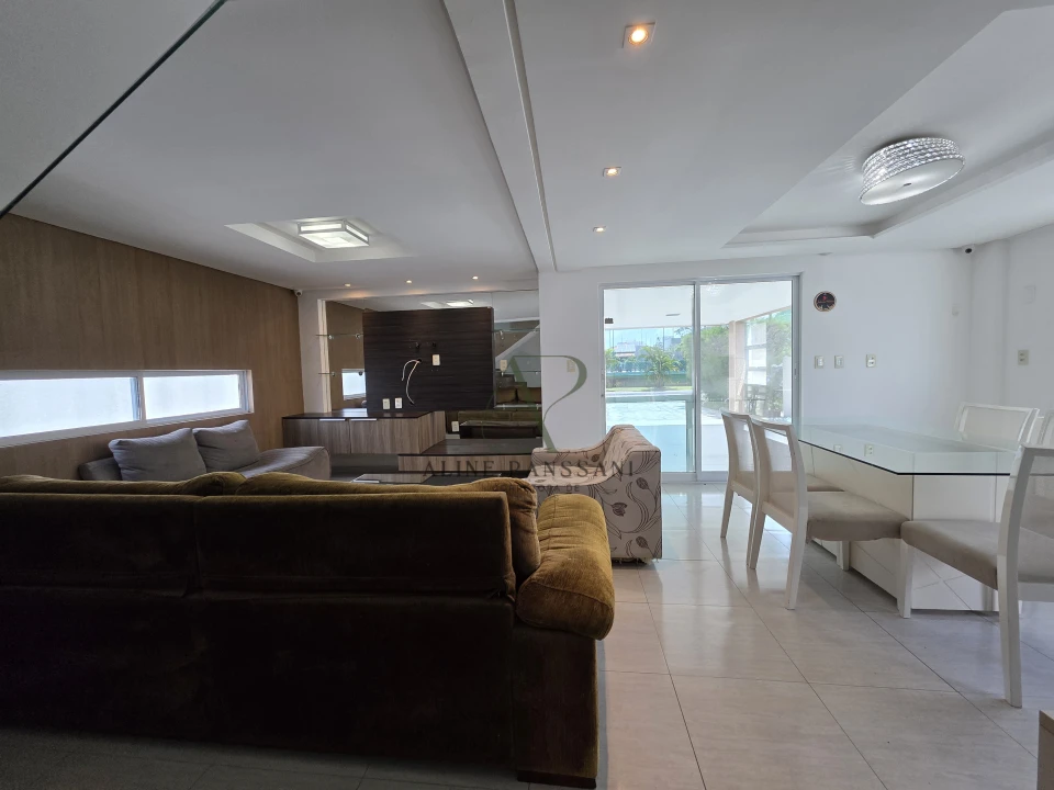 Imagens do imóveis CASA PARA LOCAÇÃO ANUAL, 03 SUÍTES, ESCRITÓRIO, SOLÁRIUM, PISCINA, INTERMARES
