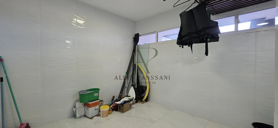 Imagens do imóveis COBERTURA DUPLEX COM VISTA MAR, 250m², 5 QUARTOS, SENDO 2 SUÍTES, PISCINA, NASCENTE, 1 VAGA, EM CAMBOINHA