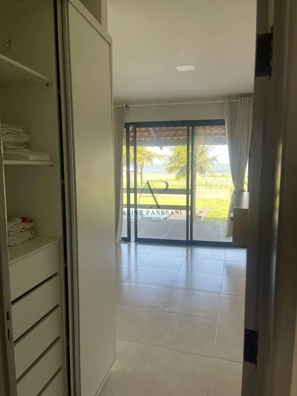 Imagens do imóveis CASA DE LUXO EM LUCENA, COM PISCINA, ADEGA, VARANDA, PLACAS SOLARES