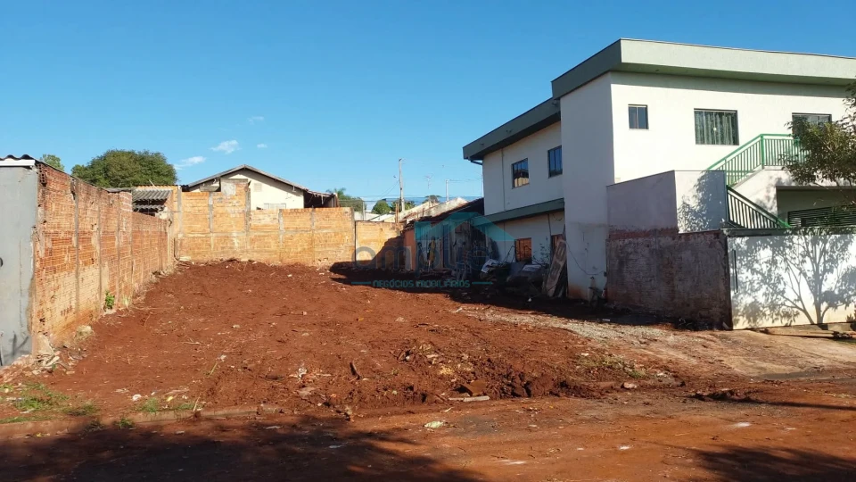 TERRENO PLANO EM CAMBÉ, PR. PRONTO PARA CONSTRUIR.
