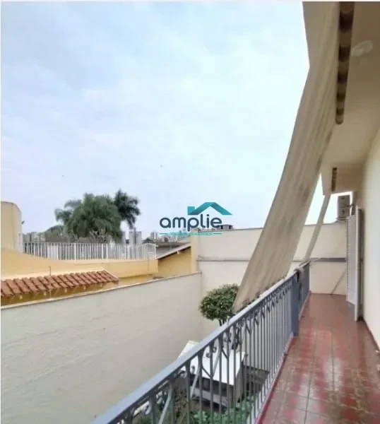 CASA COM AMPLITUDE E AUTENCIDADE NA ZONA LESTE