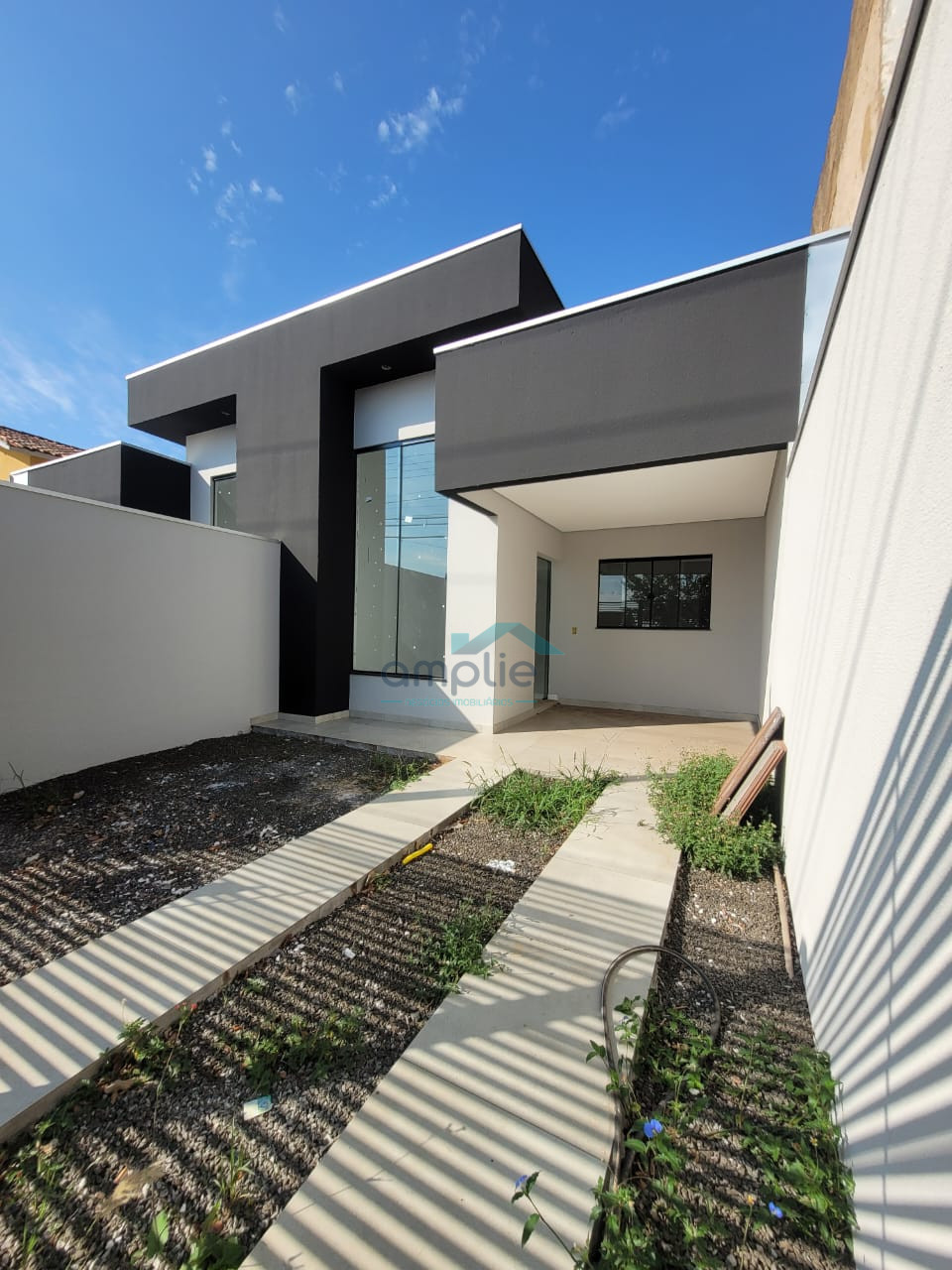 Excelente Casa Geminada - Leonor - B