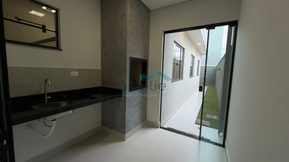 CASA A VENDA - ZONA LESTE- OPORTUNIDADE