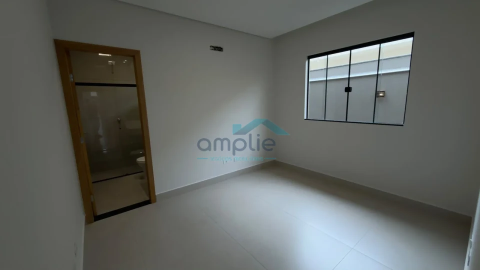 CASA A VENDA - ZONA LESTE- OPORTUNIDADE