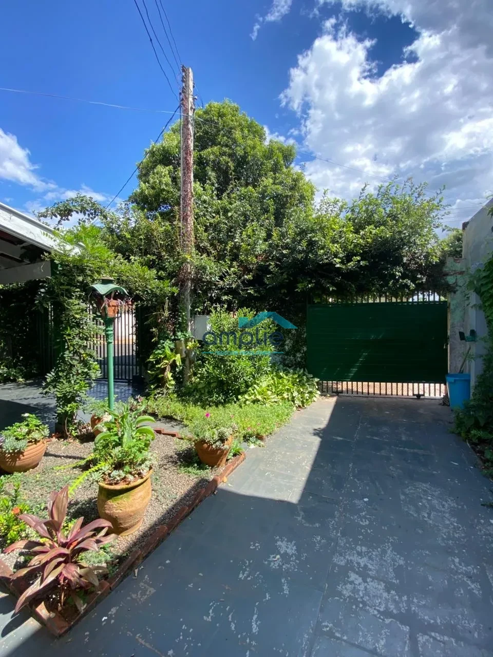 CASA COM ATMOSFERA ACOLHEDORA NA ZONA LESTE DE LONDRINA