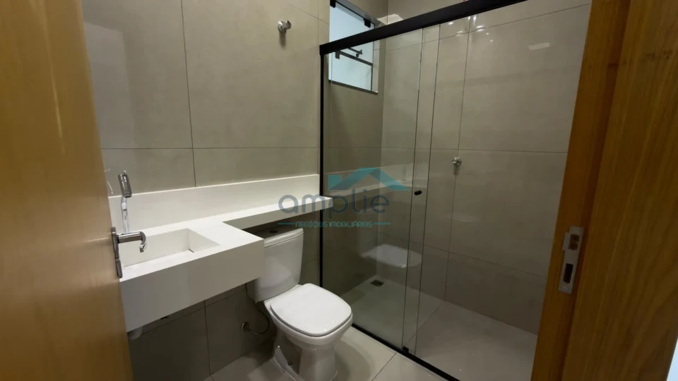 CASA A VENDA - ZONA LESTE- OPORTUNIDADE