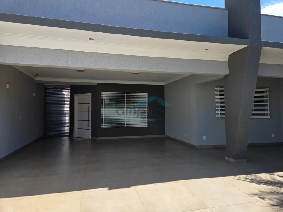 OPORTUNIDADE: CASA A VENDA - ZONA LESTE- BAIRRO CHAMONIX