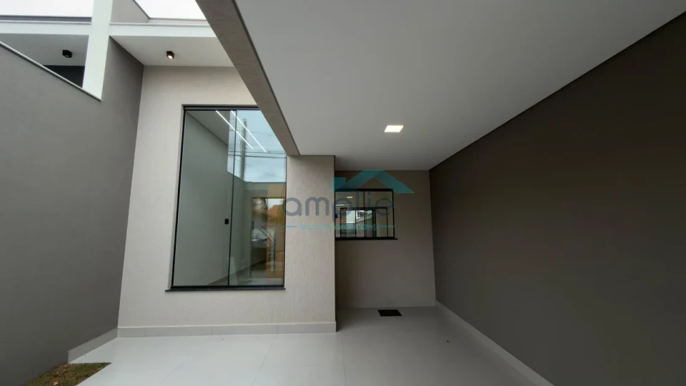 CASA A VENDA - ZONA LESTE- OPORTUNIDADE