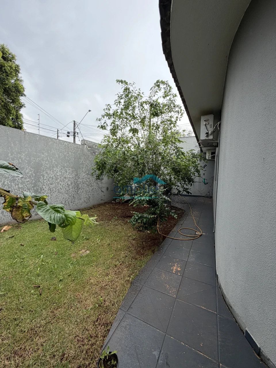 CASA A VENDA - AO LADO DA AV. SÃO JOÃO - ACEITA PERMUTAS POR CARROS OU APTO.