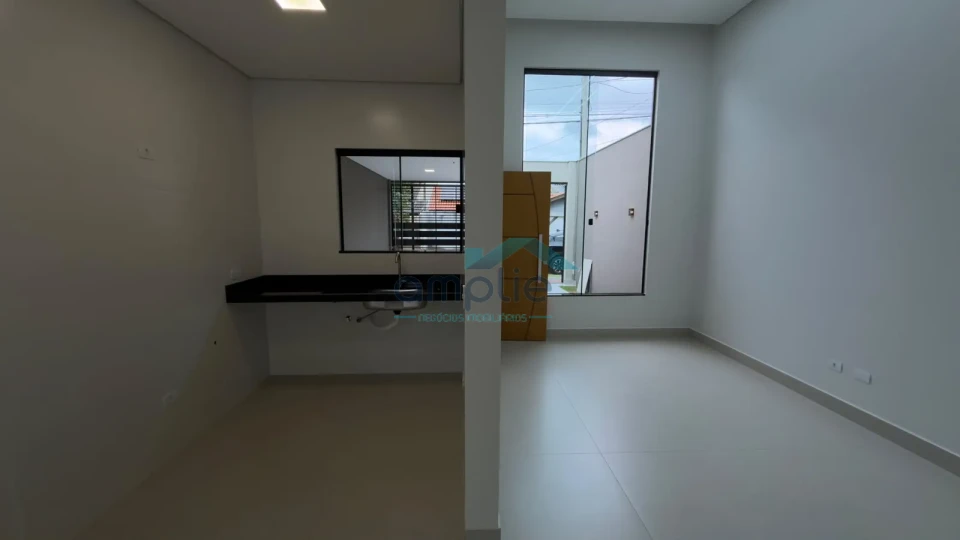 CASA A VENDA - ZONA LESTE- OPORTUNIDADE