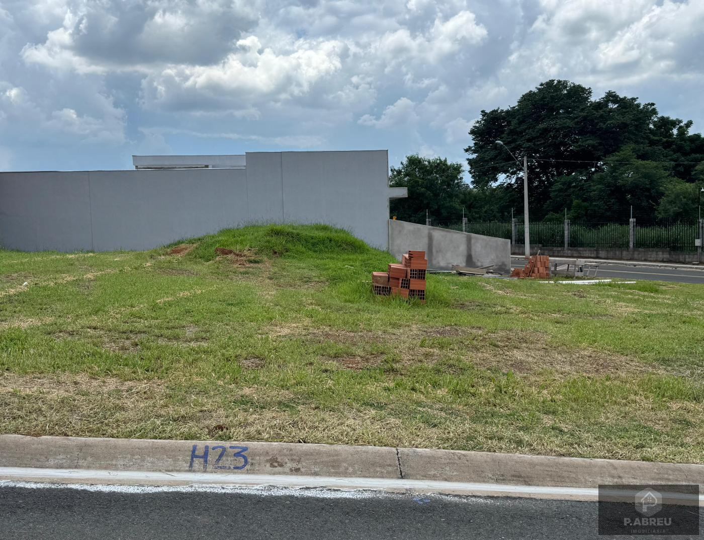 Imagens do imóveis Terreno em Condomínio para Venda