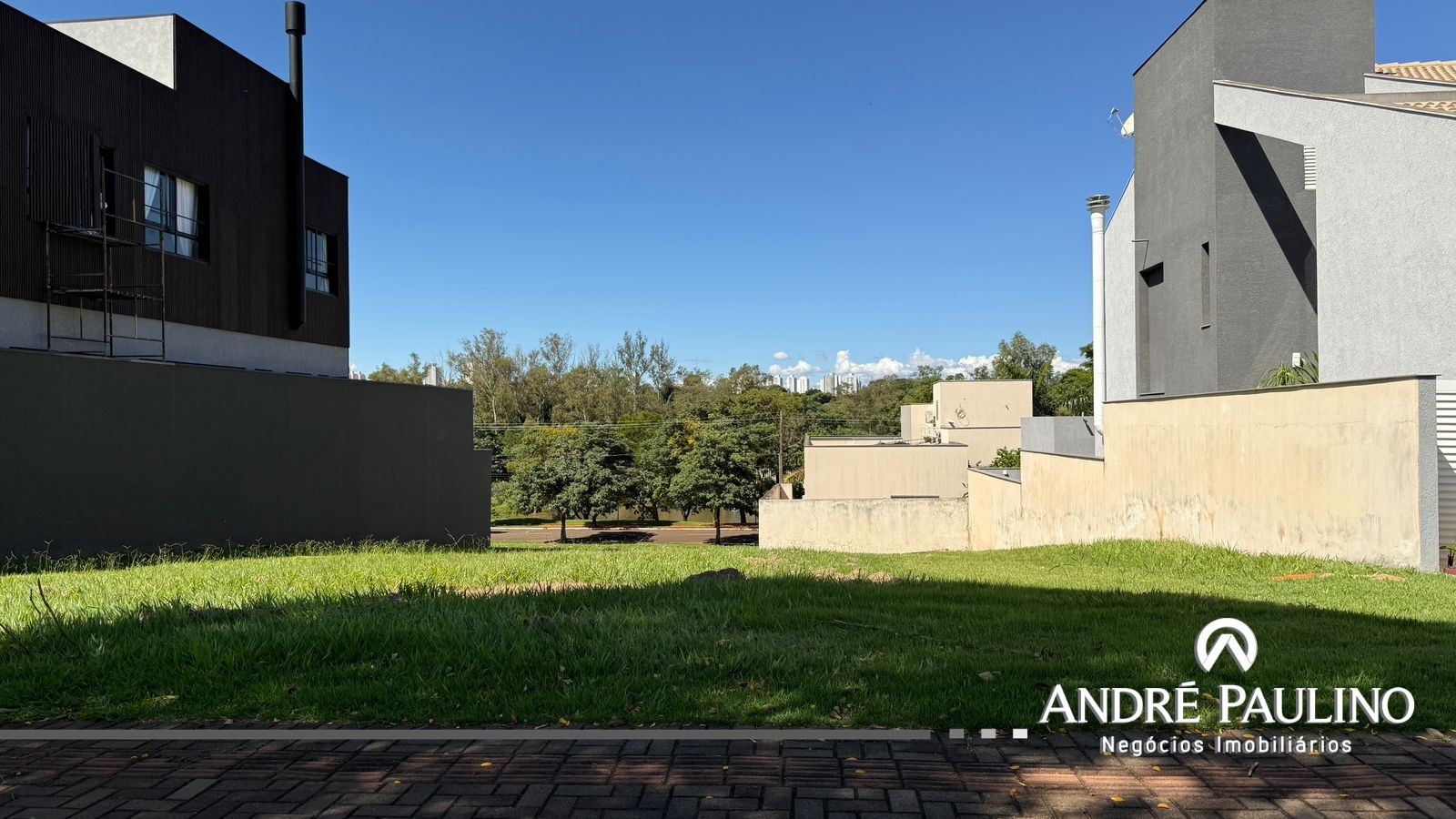 CONDOMÍNIO SUN LAKE