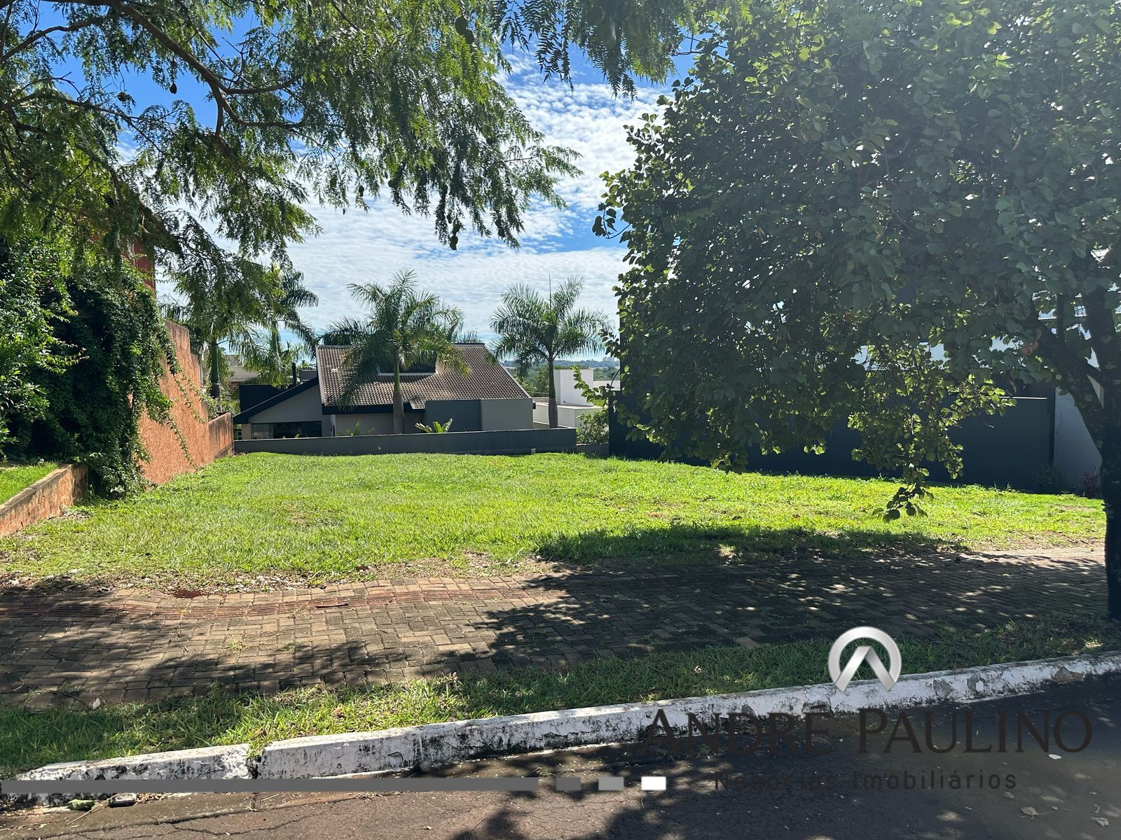 CONDOMÍNIO SUN LAKE