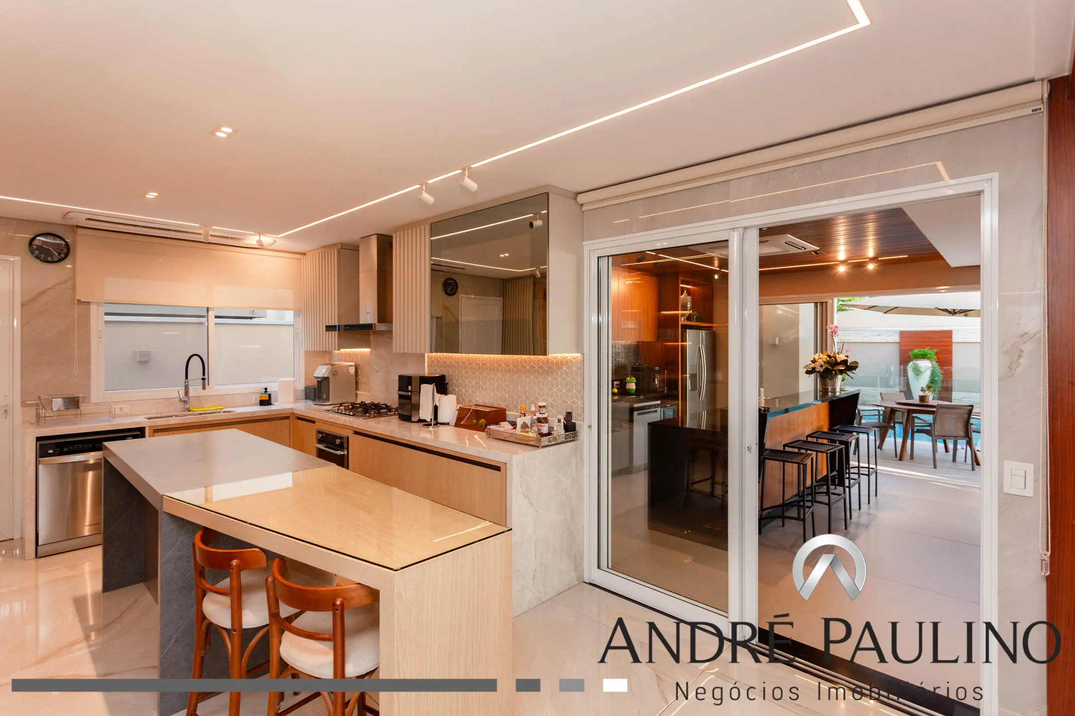 CONDOMÍNIO ALPHAVILLE 1 (Imbuias e Jacarandás)