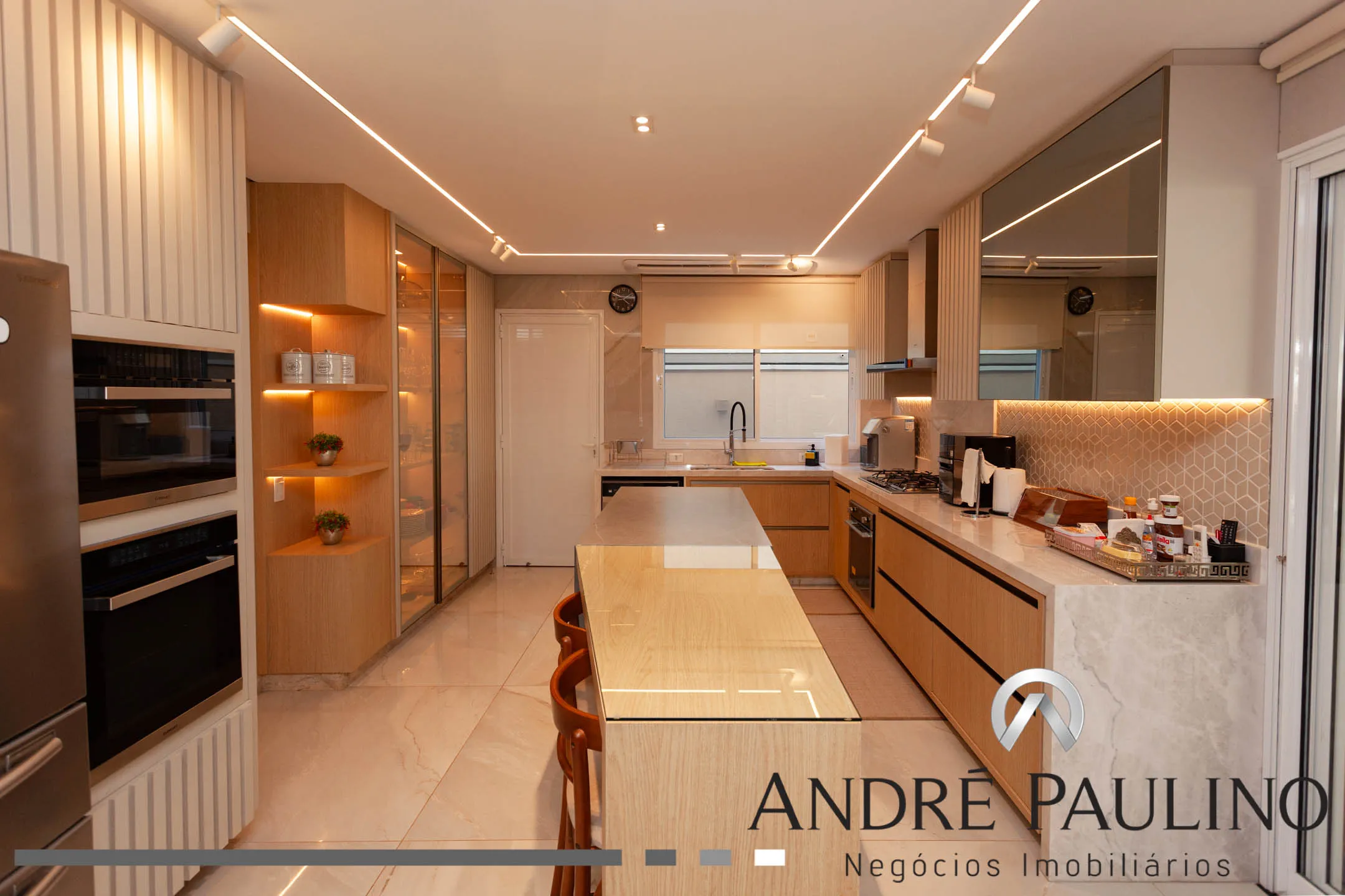 CONDOMÍNIO ALPHAVILLE 1 (Imbuias e Jacarandás)