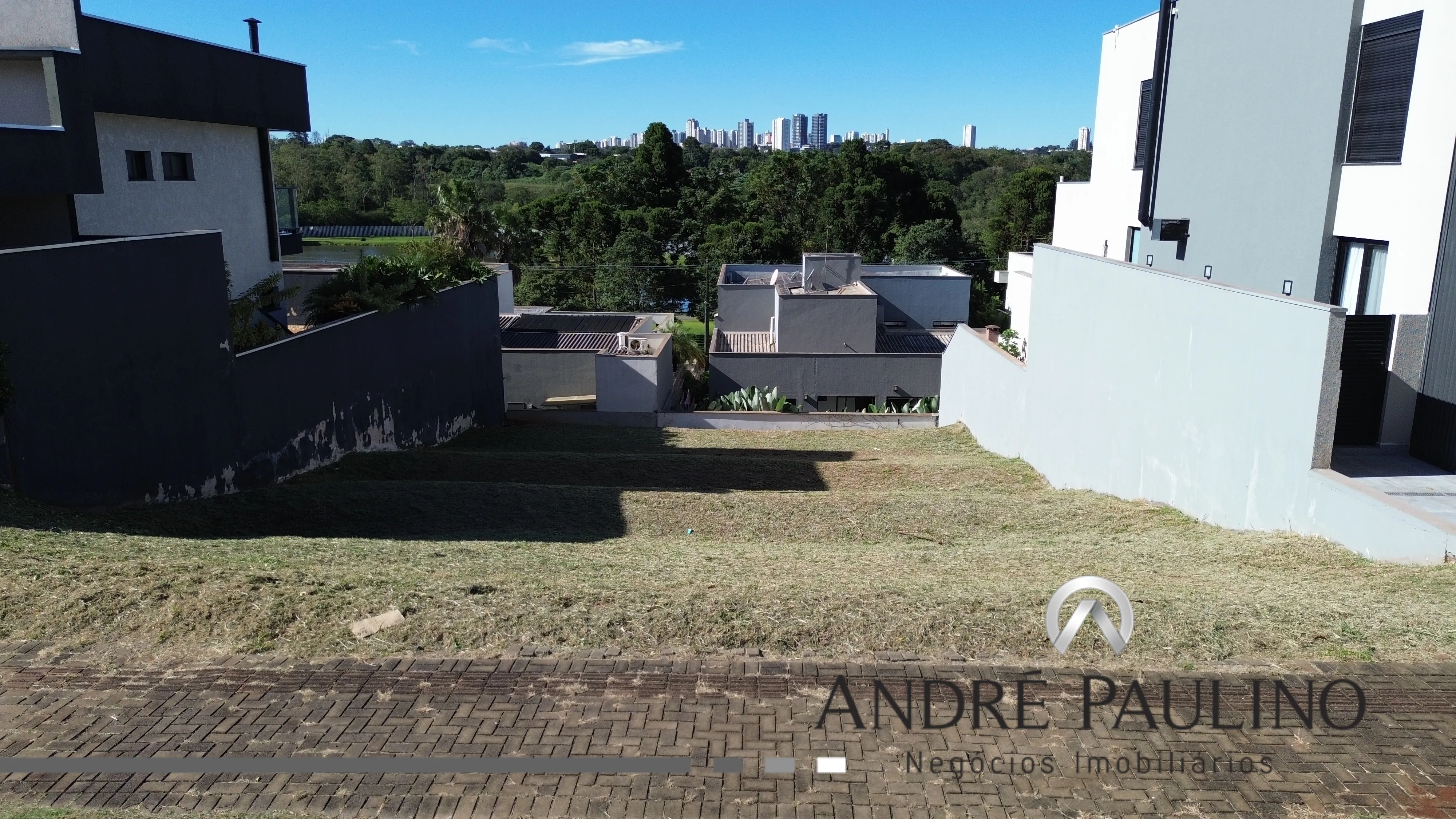 CONDOMÍNIO SUN LAKE