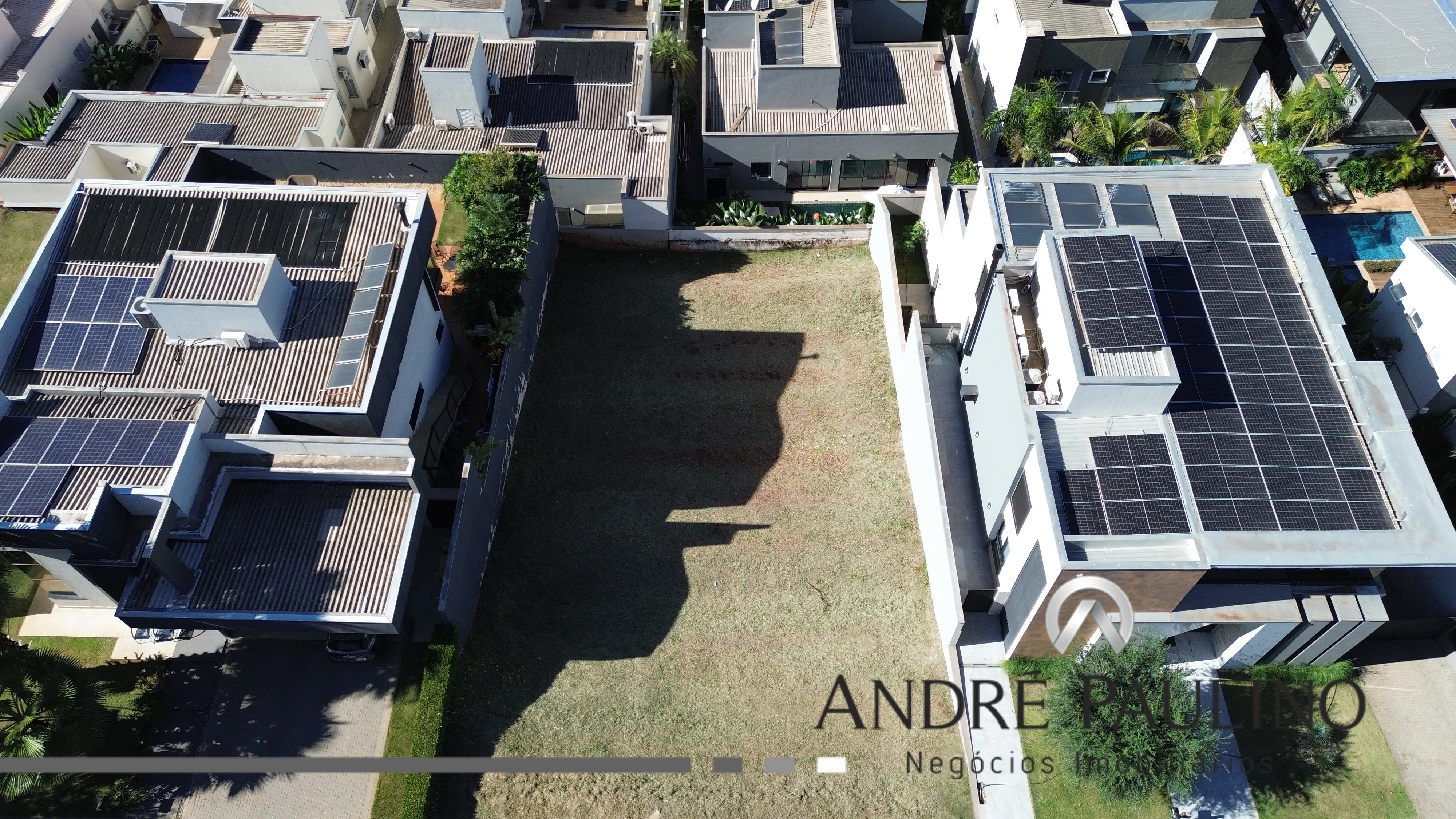 CONDOMÍNIO SUN LAKE