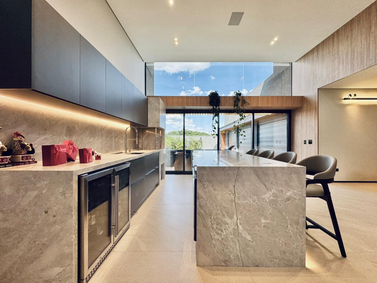 CONDOMÍNIO SUN LAKE