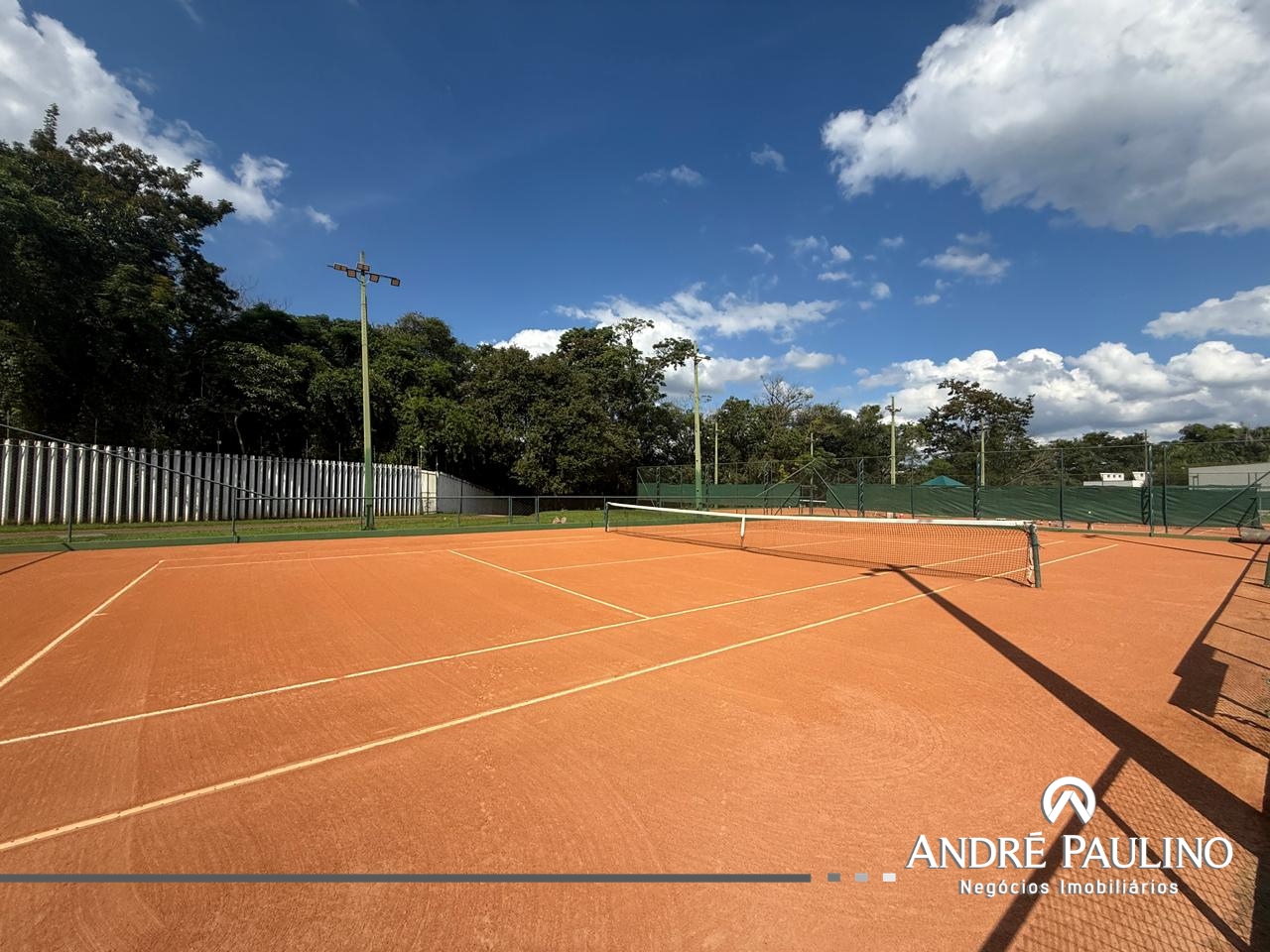 CONDOMÍNIO SUN LAKE