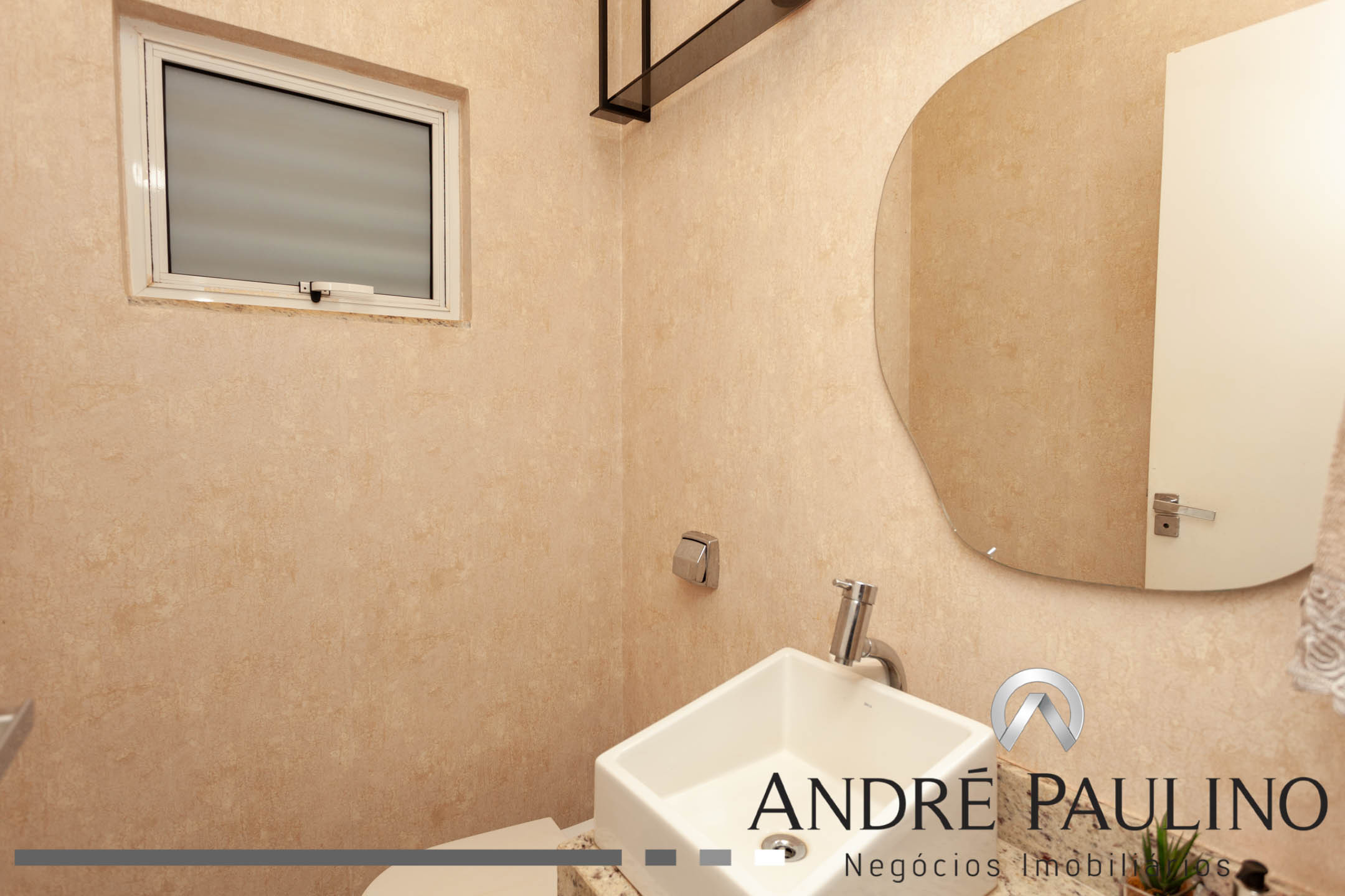 CONDOMÍNIO SUN LAKE