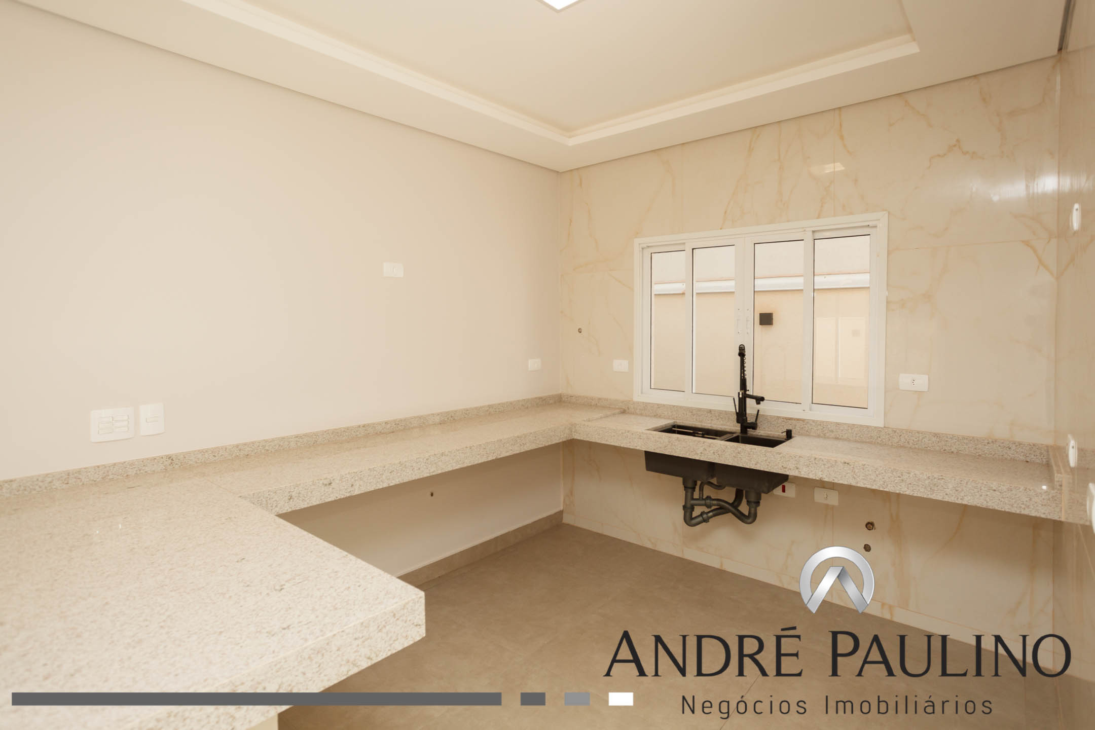 CONDOMÍNIO PARQUE TAUÁ