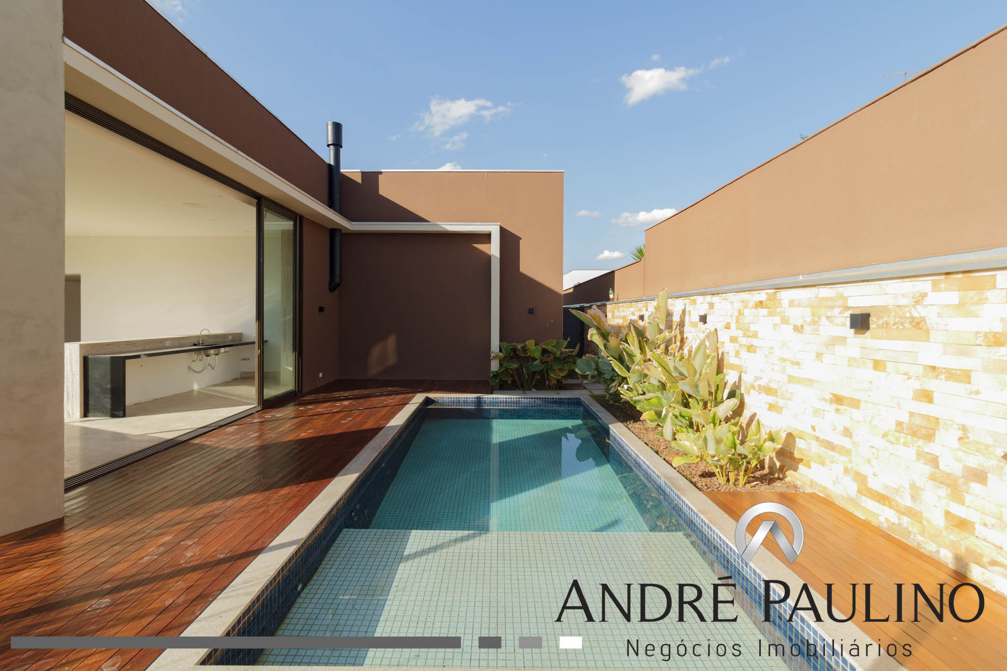 CONDOMÍNIO SUN LAKE