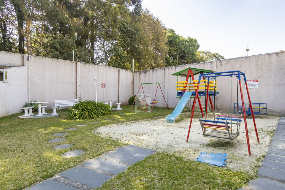 Res. Milazzo - Sobrado com 3 dormitórios (1 Suite) no Centro de São José dos Pinhais