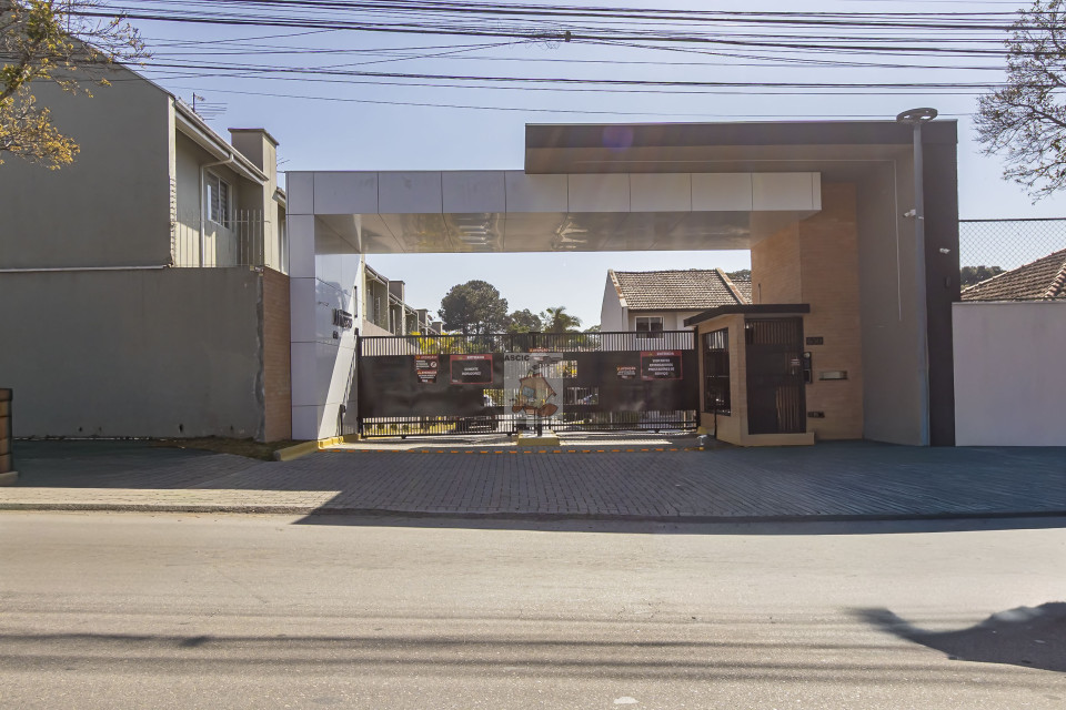Res. Milazzo - Sobrado com 3 dormitórios (1 Suite) no Centro de São José dos Pinhais