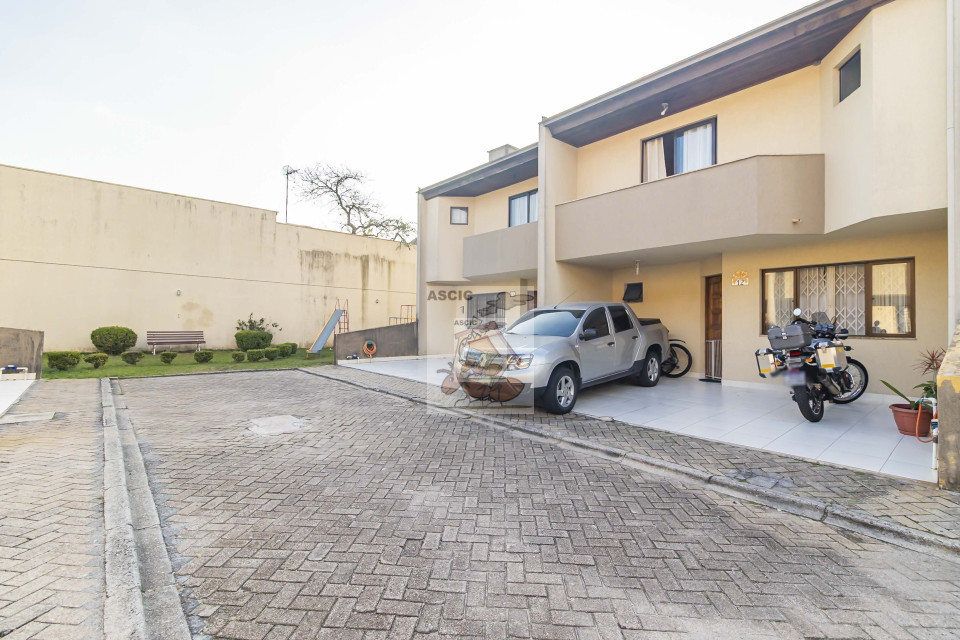 Sobrado Residencial à Venda no Bairro Cajuru
