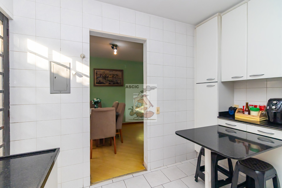 Sobrado Residencial à Venda no Bairro Cajuru