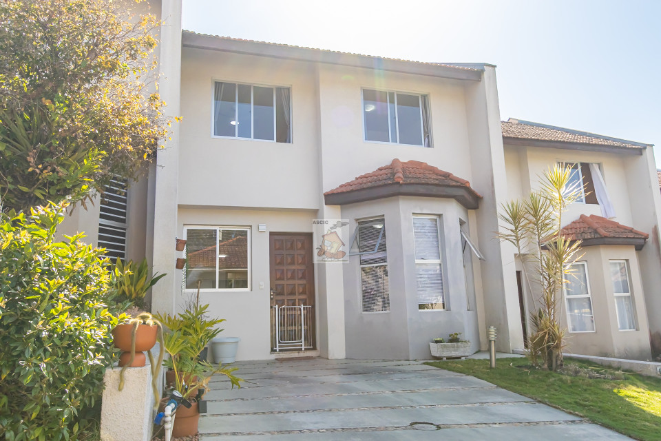 Res. Milazzo - Sobrado com 3 dormitórios (1 Suite) no Centro de São José dos Pinhais