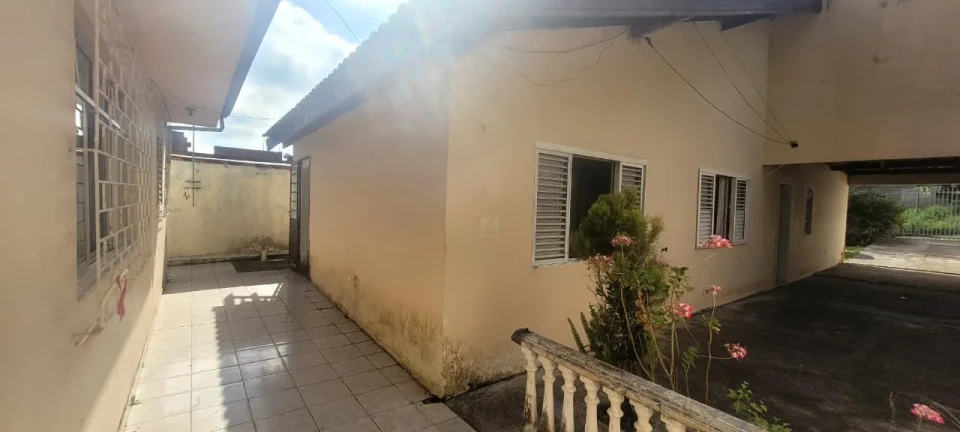 Imagens do imóveis Terreno com Duas Casas no Atuba