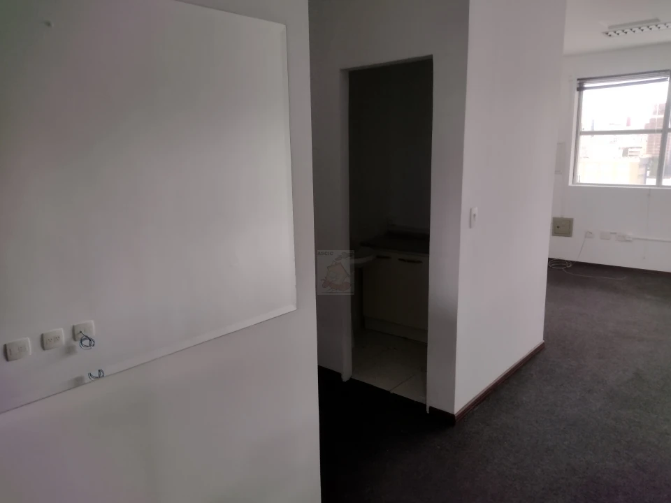 Comercial Á Venda Edifício Curitiba Park & Business Curitiba