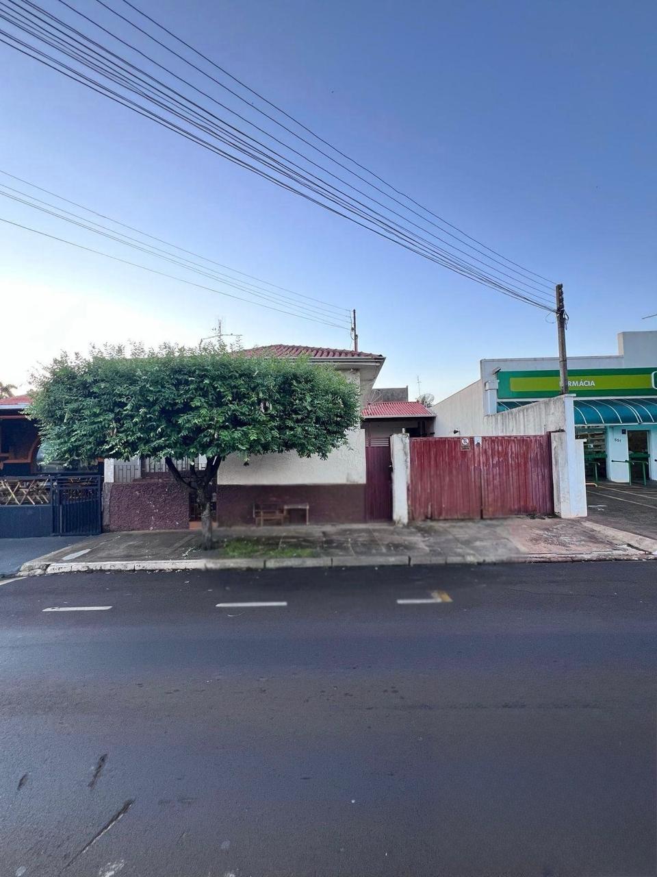 Imponente Casa Comercial na Avenida Tiradentes, Centro!