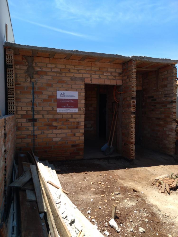 CASA EM FASE DE ACABAMENTO