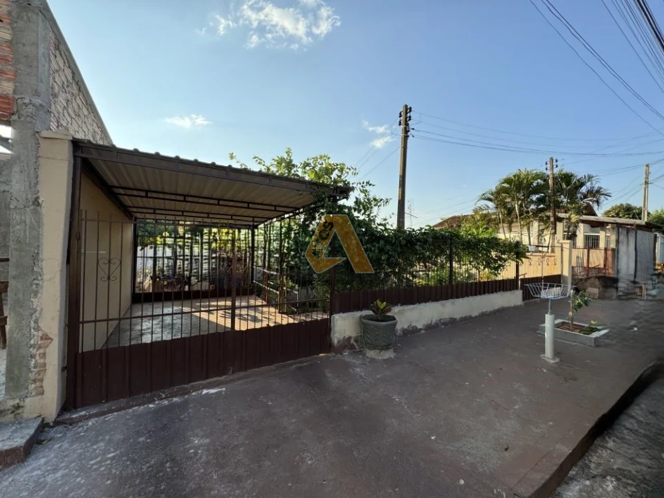 CASA A VENDA NA REGIÃO  DO CENTRO